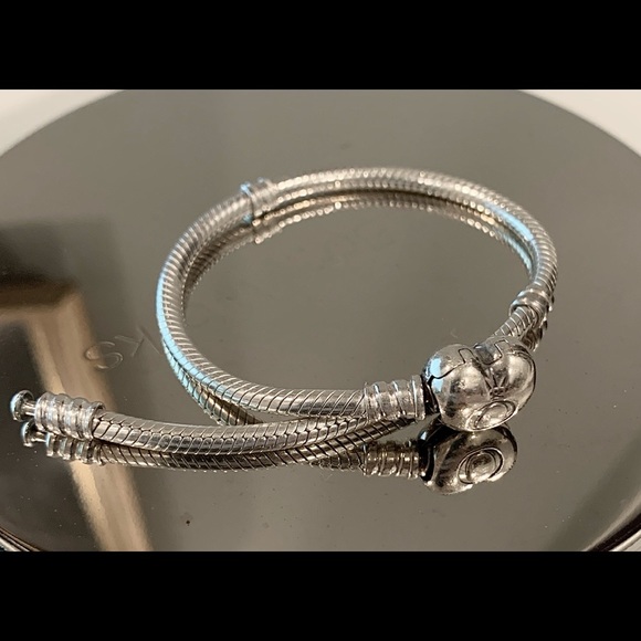 Pandora Moments heart Clasp Snake Chain Bracelet - Picture 2 of 2